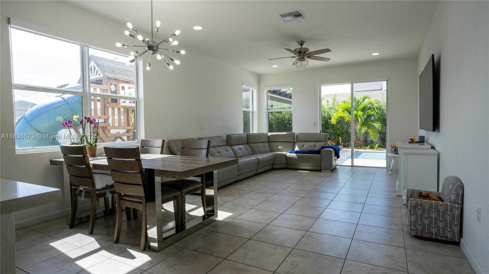 Small Image of 13321 SOUTH WEST 274TH TER, Homestead Number 18