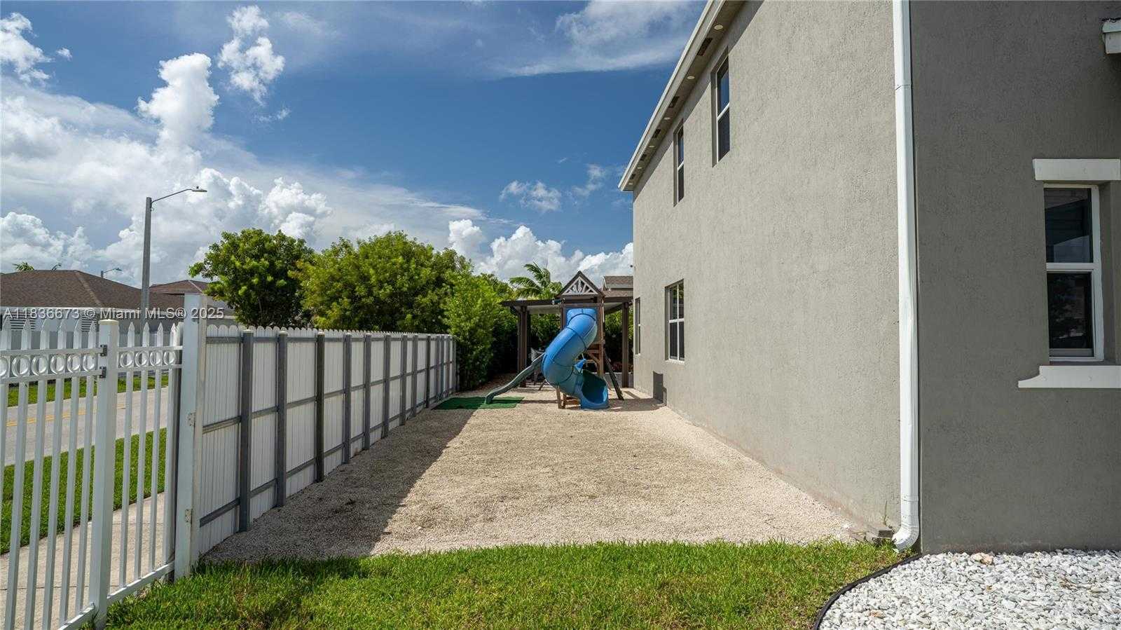Small Image of 13321 SOUTH WEST 274TH TER, Homestead Number 5