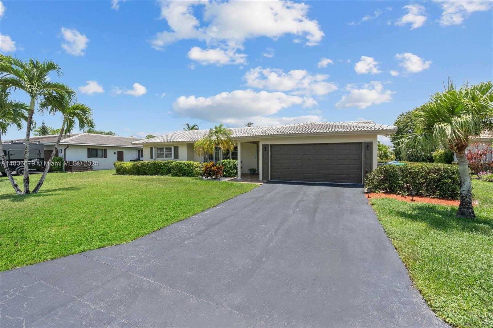 Small Image of 10620 NORTH WEST 41ST ST, Coral Springs Number 26