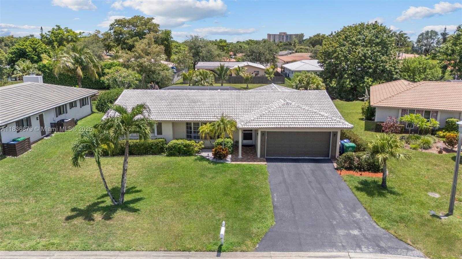 Small Image of 10620 NORTH WEST 41ST ST, Coral Springs Number 31