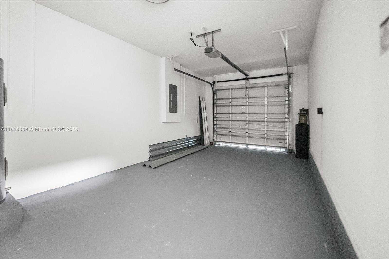Small Image of 16533 NORTH WEST 21ST ST, Pembroke Pines Number 17