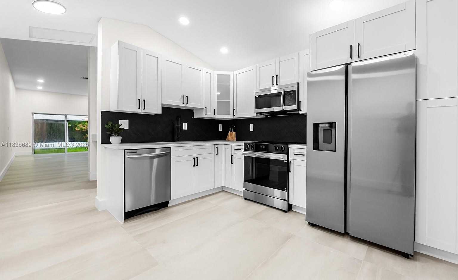 Small Image of 16533 NORTH WEST 21ST ST, Pembroke Pines Number 4