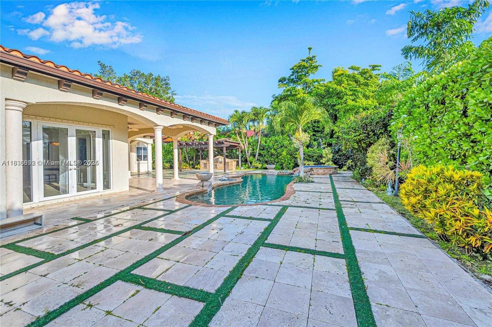 Small Image of 13400 SOUTH WEST 83RD AVE, Pinecrest Number 31