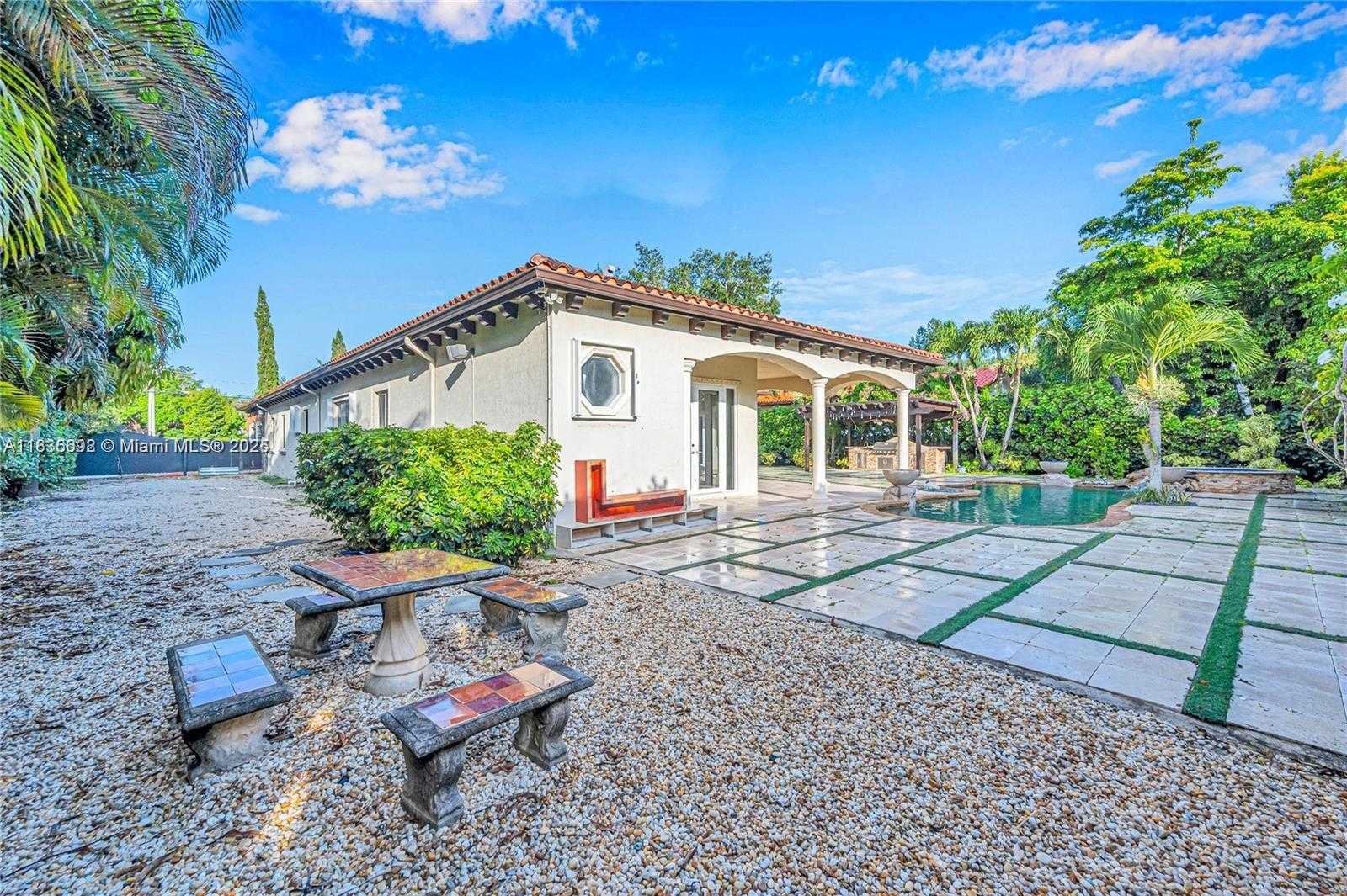 Small Image of 13400 SOUTH WEST 83RD AVE, Pinecrest Number 36