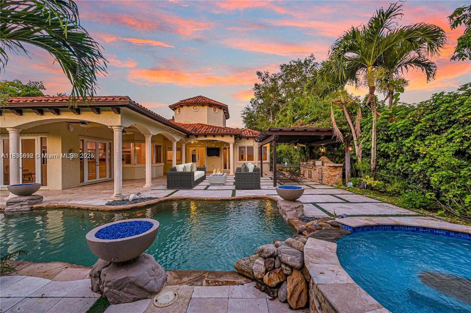 Small Image of 13400 SOUTH WEST 83RD AVE, Pinecrest Number 37