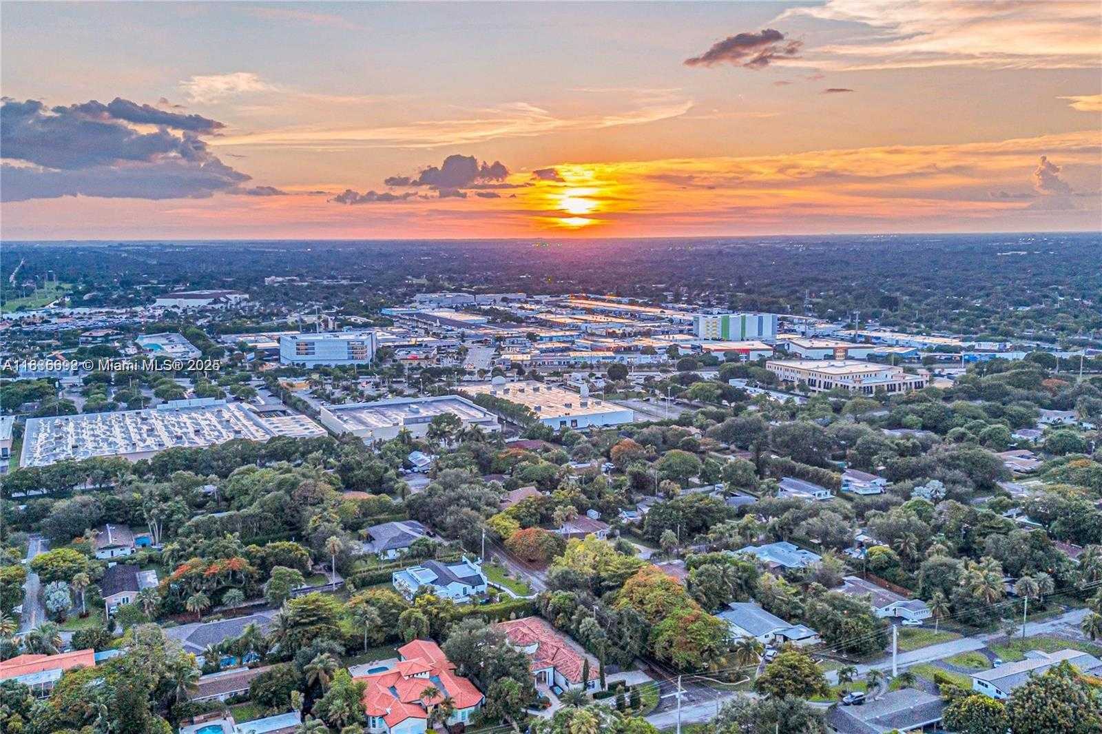 Small Image of 13400 SOUTH WEST 83RD AVE, Pinecrest Number 46