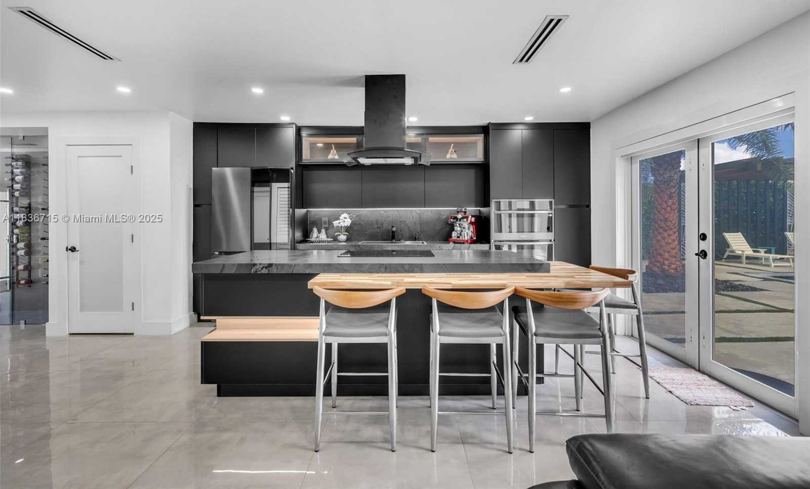 Small Image of 8241 NORTH WEST 182ND ST, Hialeah Number 11