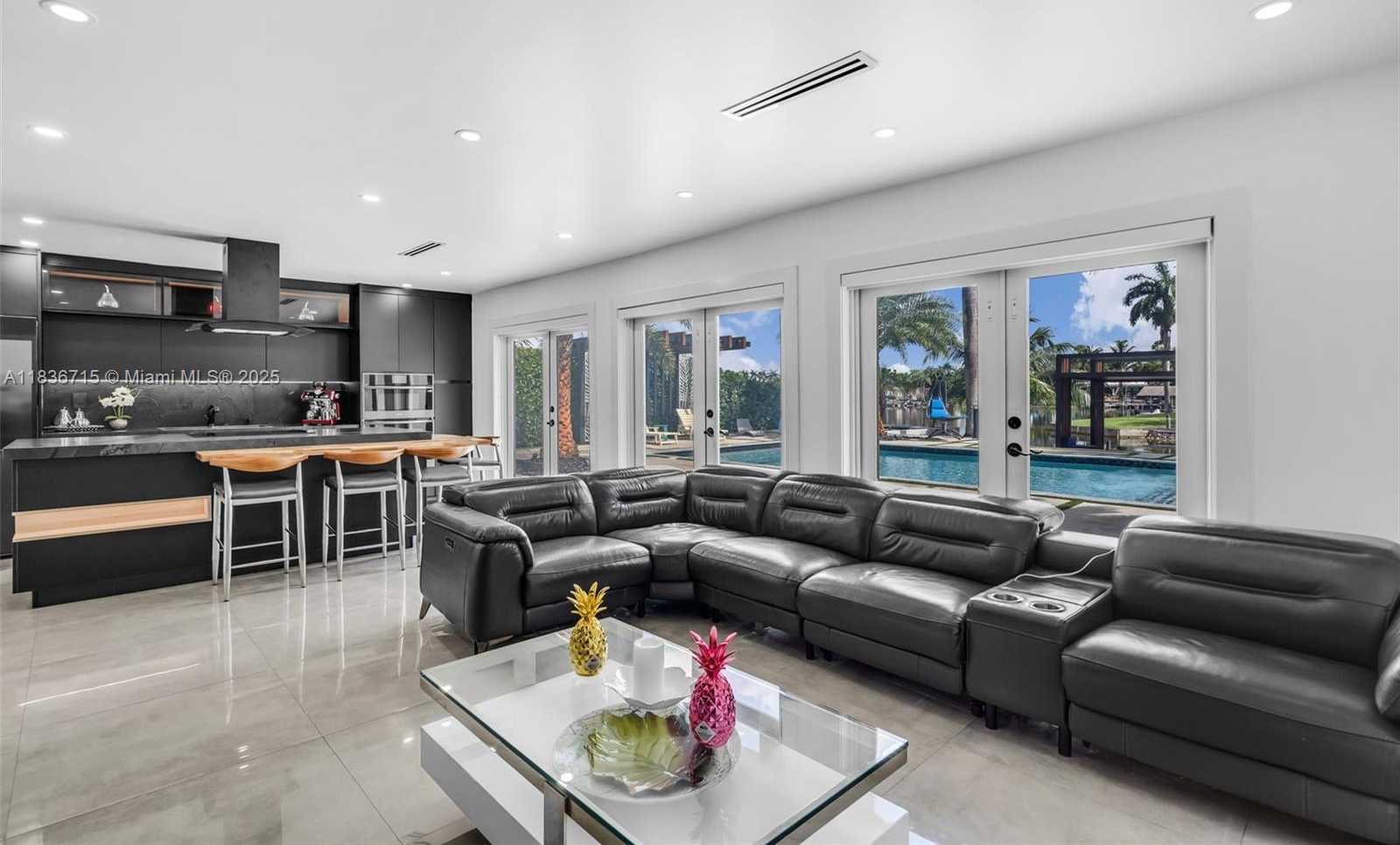 Small Image of 8241 NORTH WEST 182ND ST, Hialeah Number 13