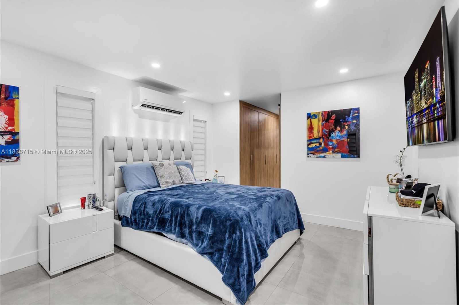 Small Image of 8241 NORTH WEST 182ND ST, Hialeah Number 18