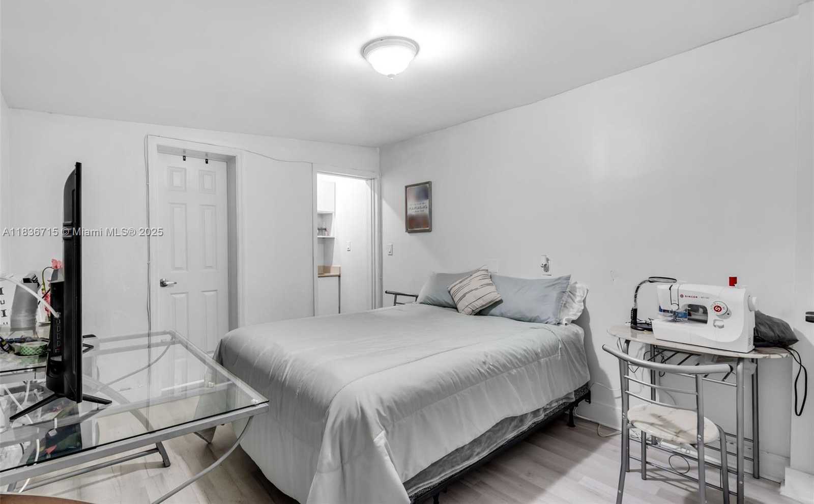Small Image of 8241 NORTH WEST 182ND ST, Hialeah Number 24