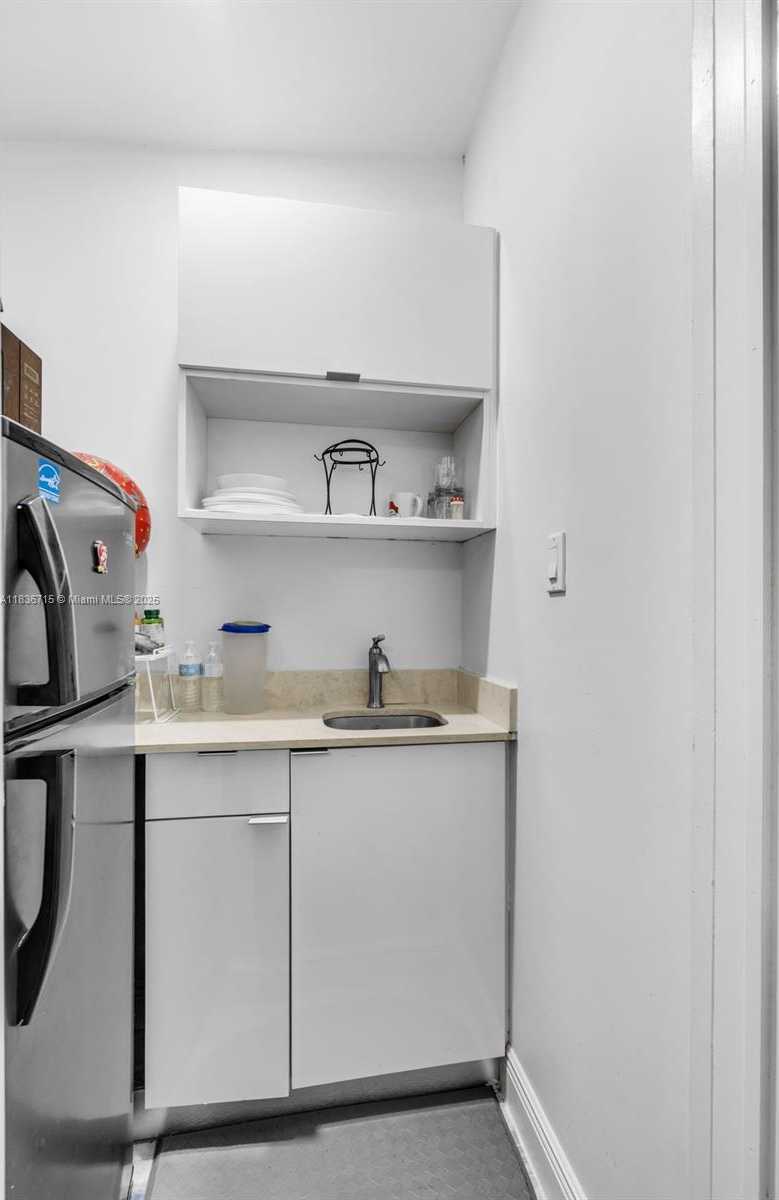 Small Image of 8241 NORTH WEST 182ND ST, Hialeah Number 26