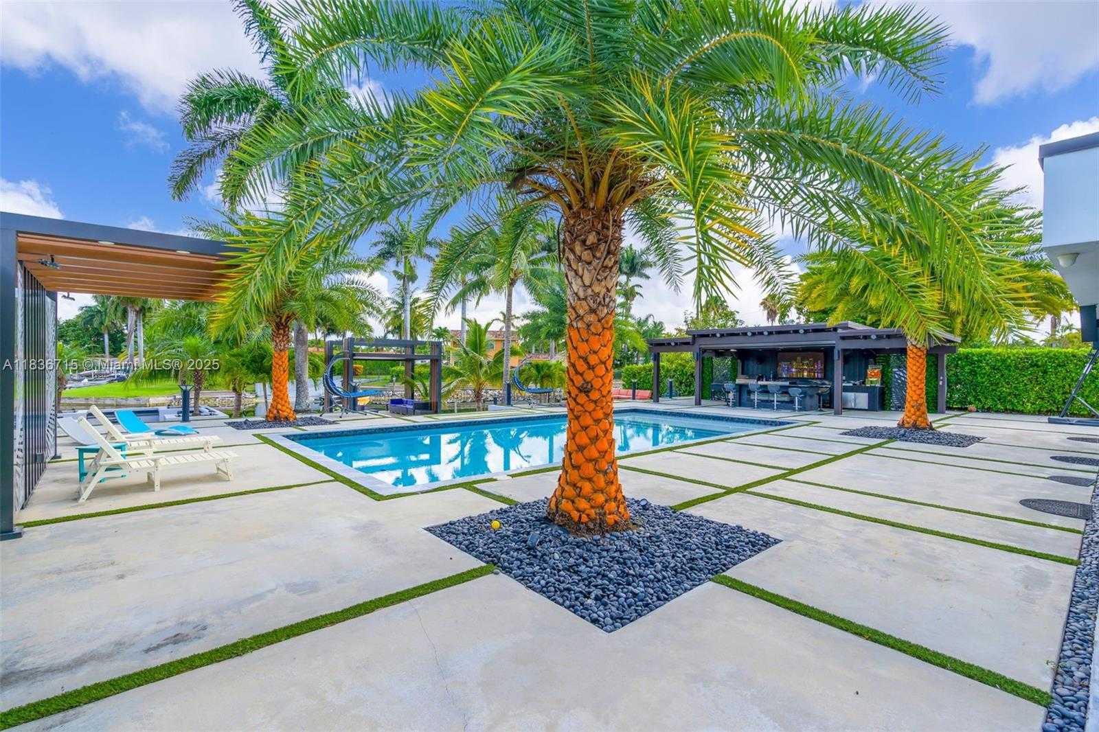 Small Image of 8241 NORTH WEST 182ND ST, Hialeah Number 30