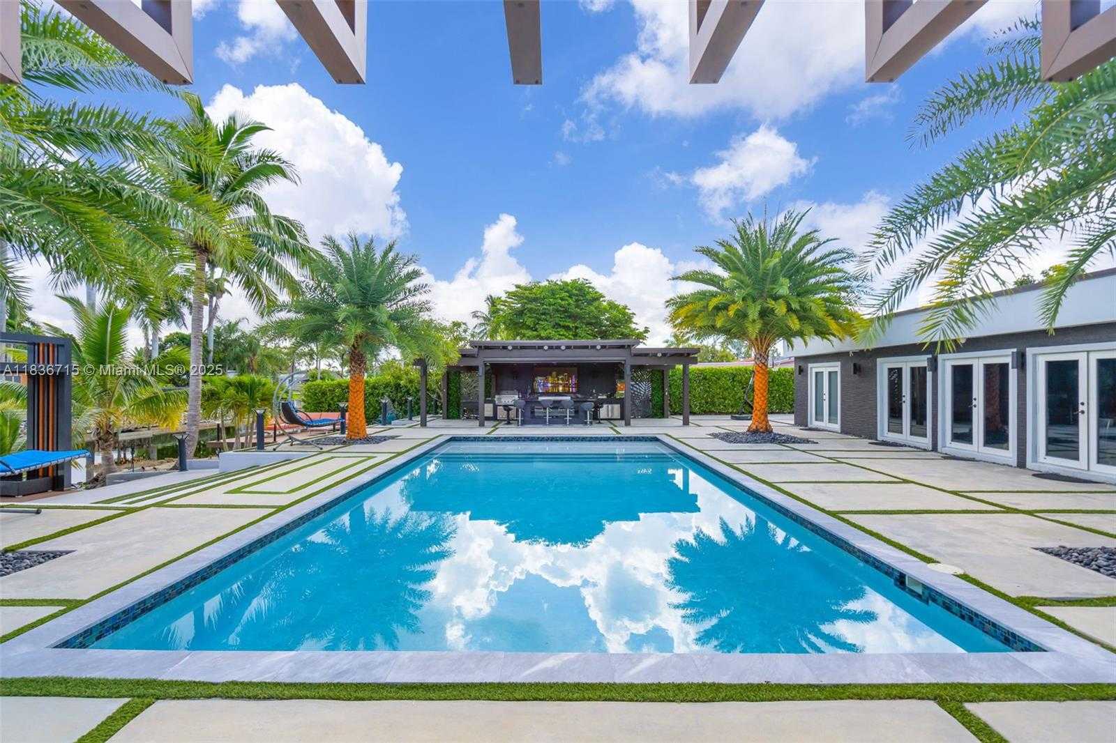 Small Image of 8241 NORTH WEST 182ND ST, Hialeah Number 31