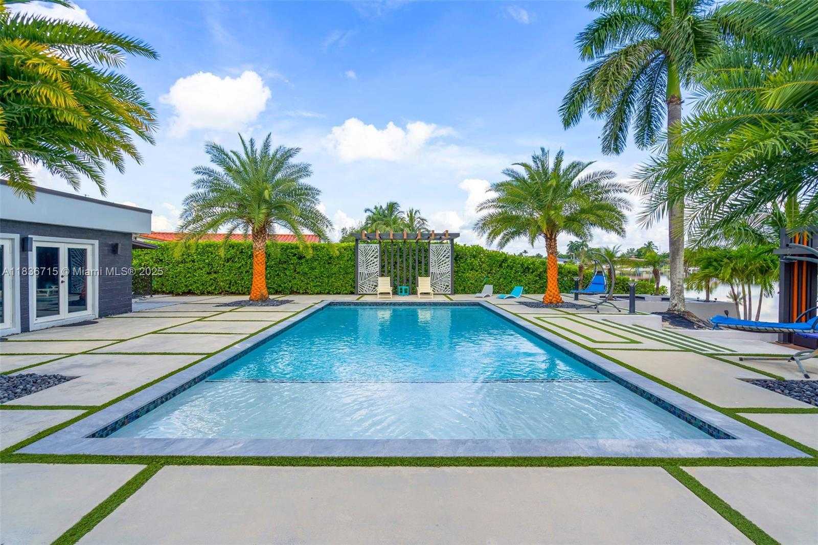 Small Image of 8241 NORTH WEST 182ND ST, Hialeah Number 38