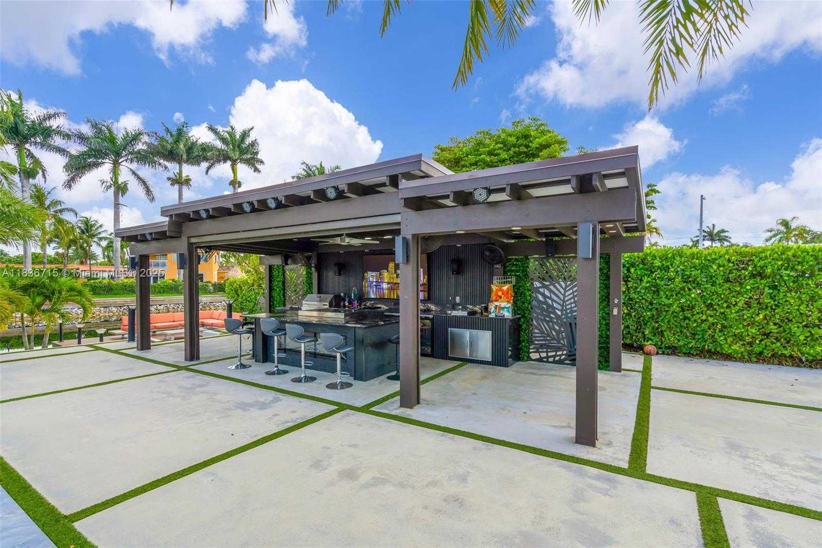 Small Image of 8241 NORTH WEST 182ND ST, Hialeah Number 39
