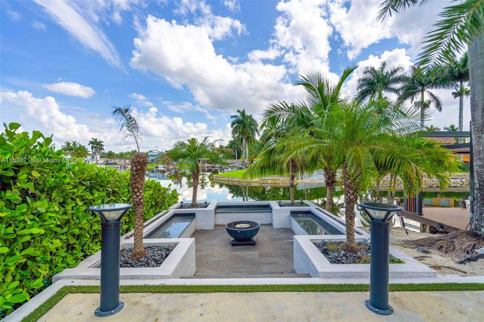 Small Image of 8241 NORTH WEST 182ND ST, Hialeah Number 40