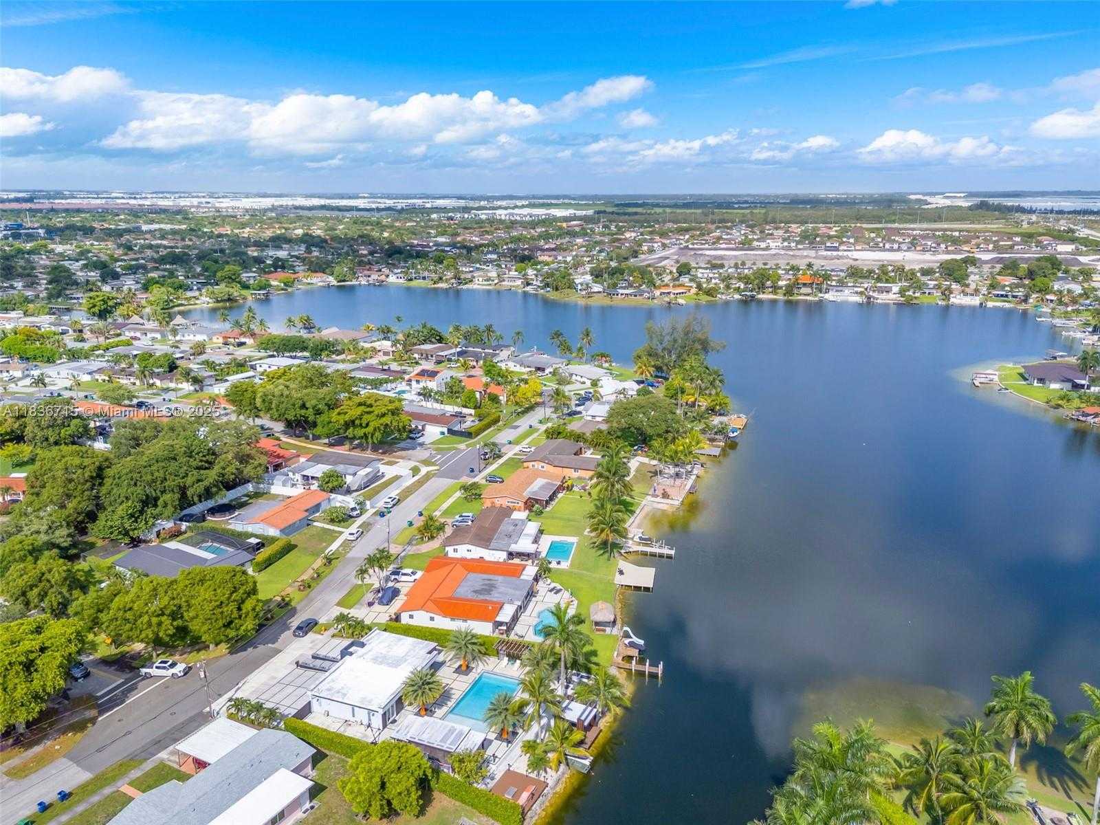Small Image of 8241 NORTH WEST 182ND ST, Hialeah Number 47