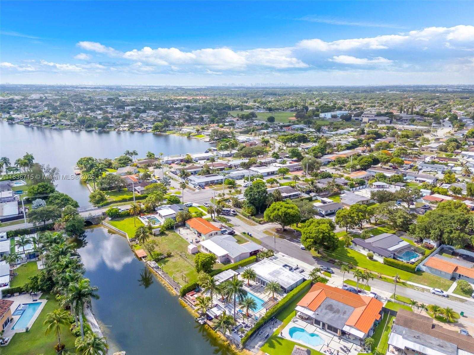 Small Image of 8241 NORTH WEST 182ND ST, Hialeah Number 49