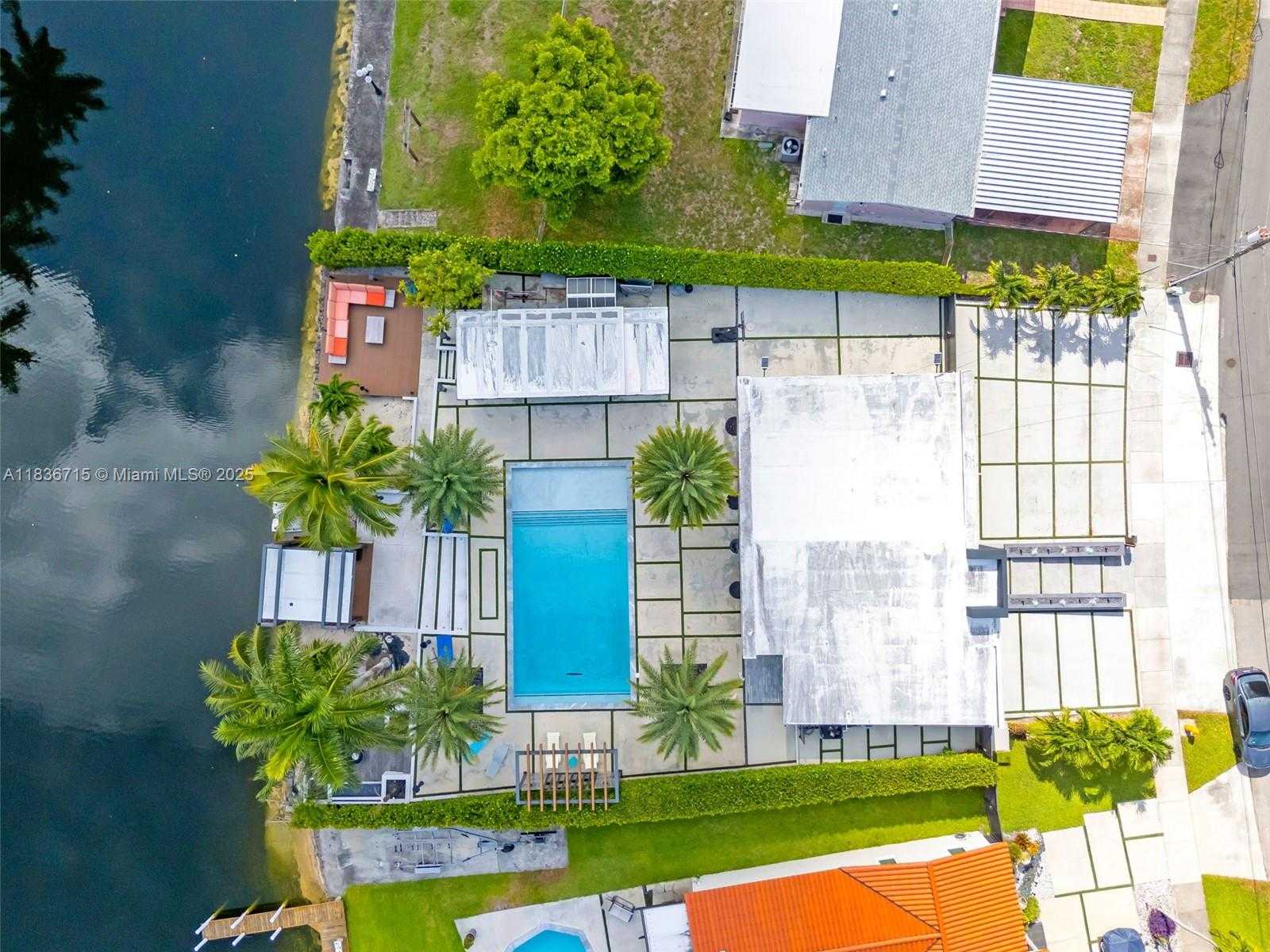 Small Image of 8241 NORTH WEST 182ND ST, Hialeah Number 53