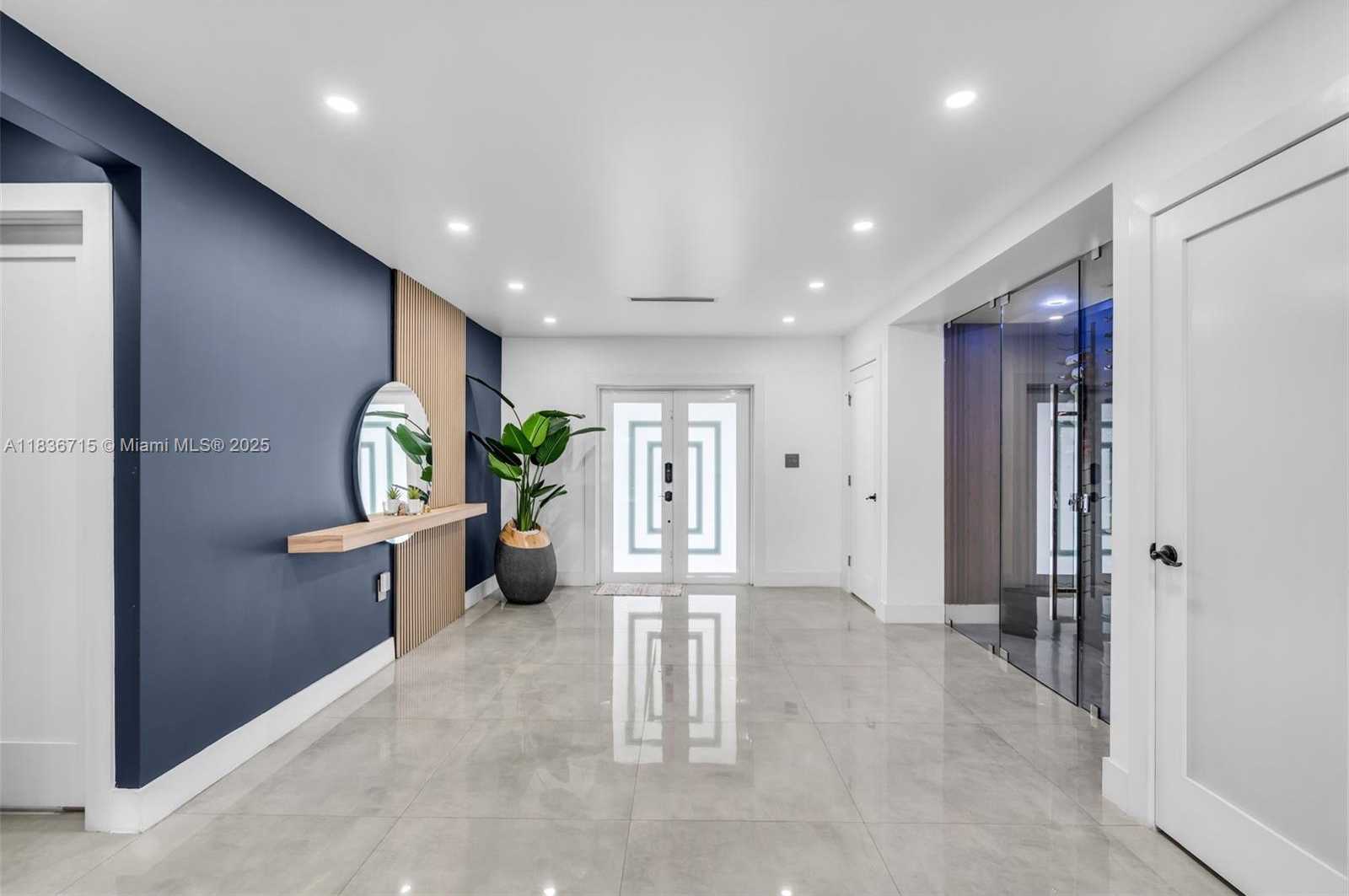 Small Image of 8241 NORTH WEST 182ND ST, Hialeah Number 6