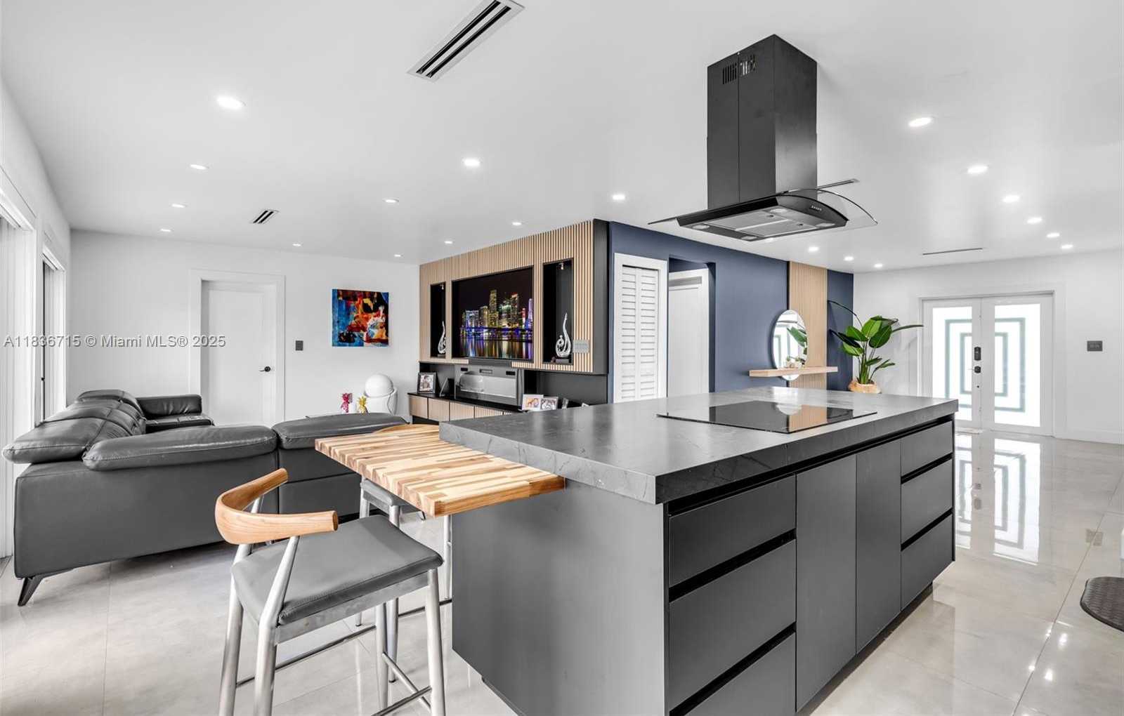 Small Image of 8241 NORTH WEST 182ND ST, Hialeah Number 9