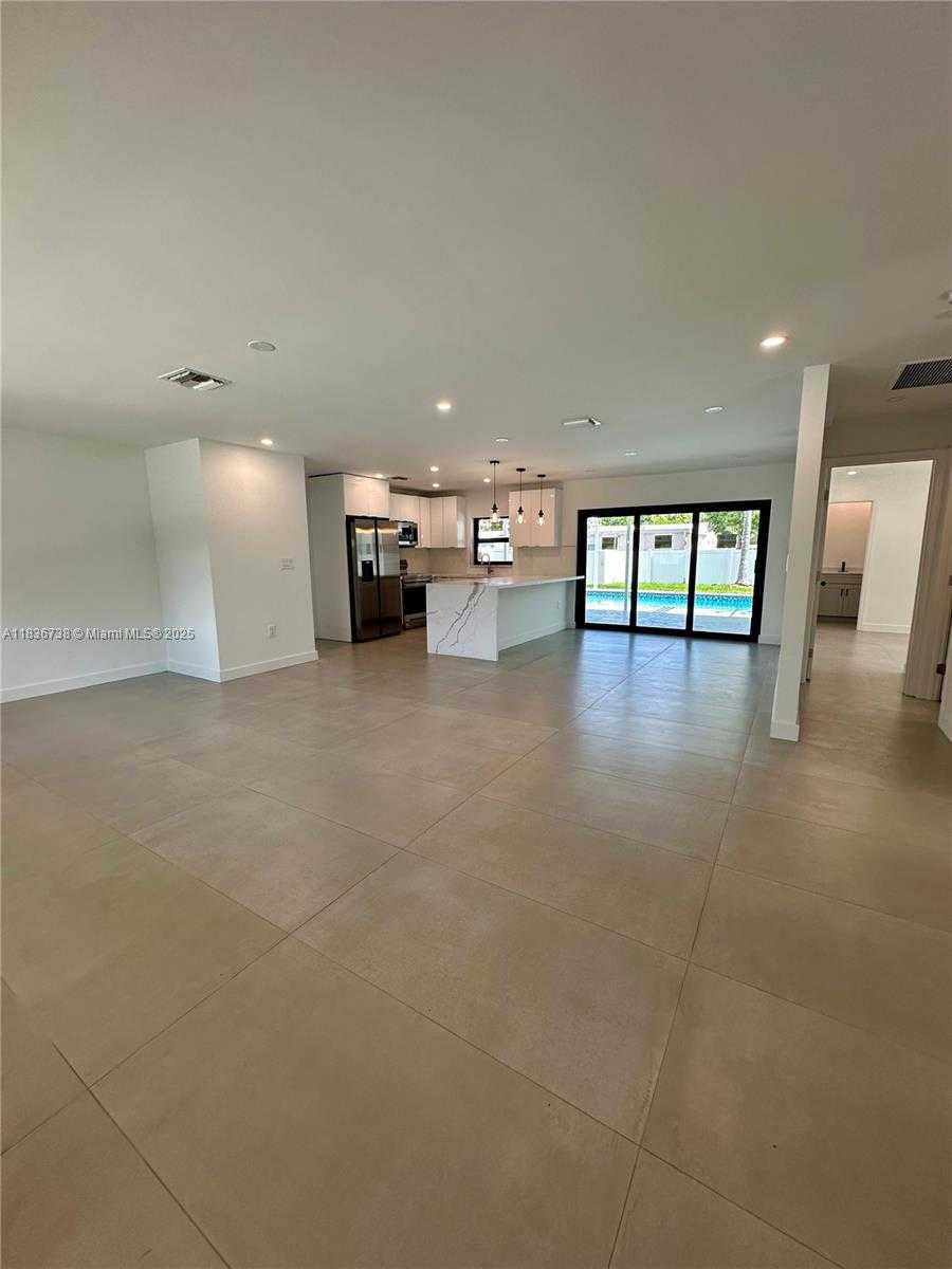 Small Image of 4901 WASHINGTON ST, Hollywood Number 12