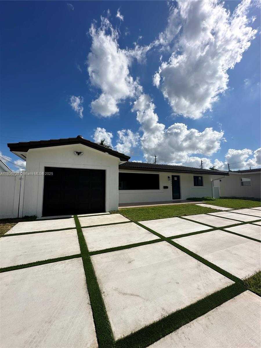Small Image of 4901 WASHINGTON ST, Hollywood Number 3