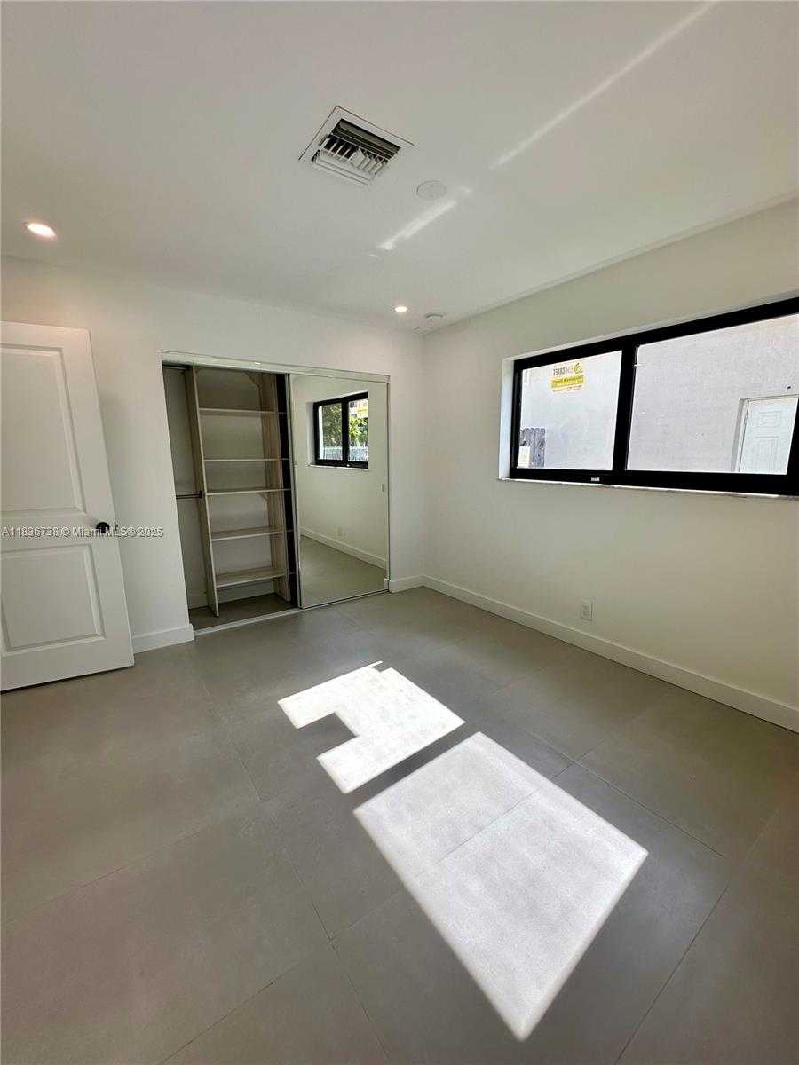 Small Image of 4901 WASHINGTON ST, Hollywood Number 4
