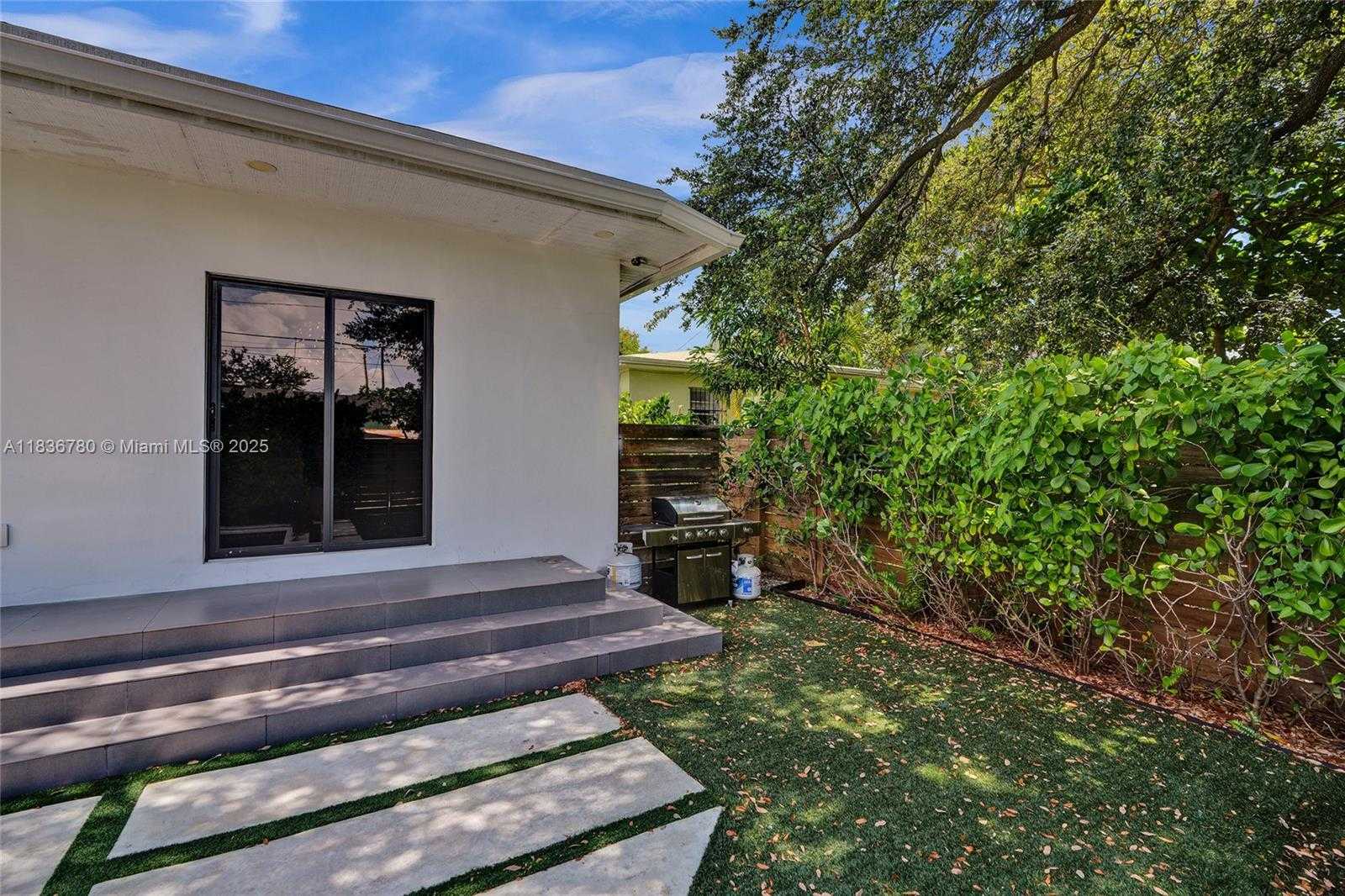 Small Image of 120 NORTH WEST 41ST ST, Miami Number 43