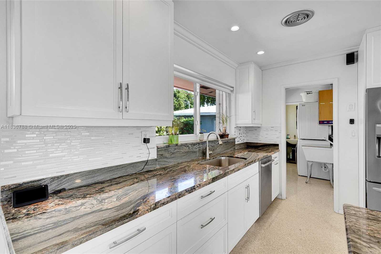 Small Image of 1431 SOUTH OCEAN BLVD #35, Lauderdale By The Sea Number 11