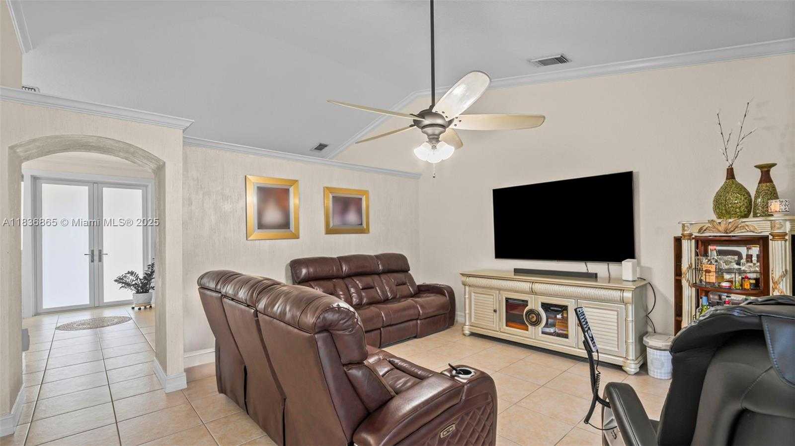 Small Image of Miami Lakes Number 17