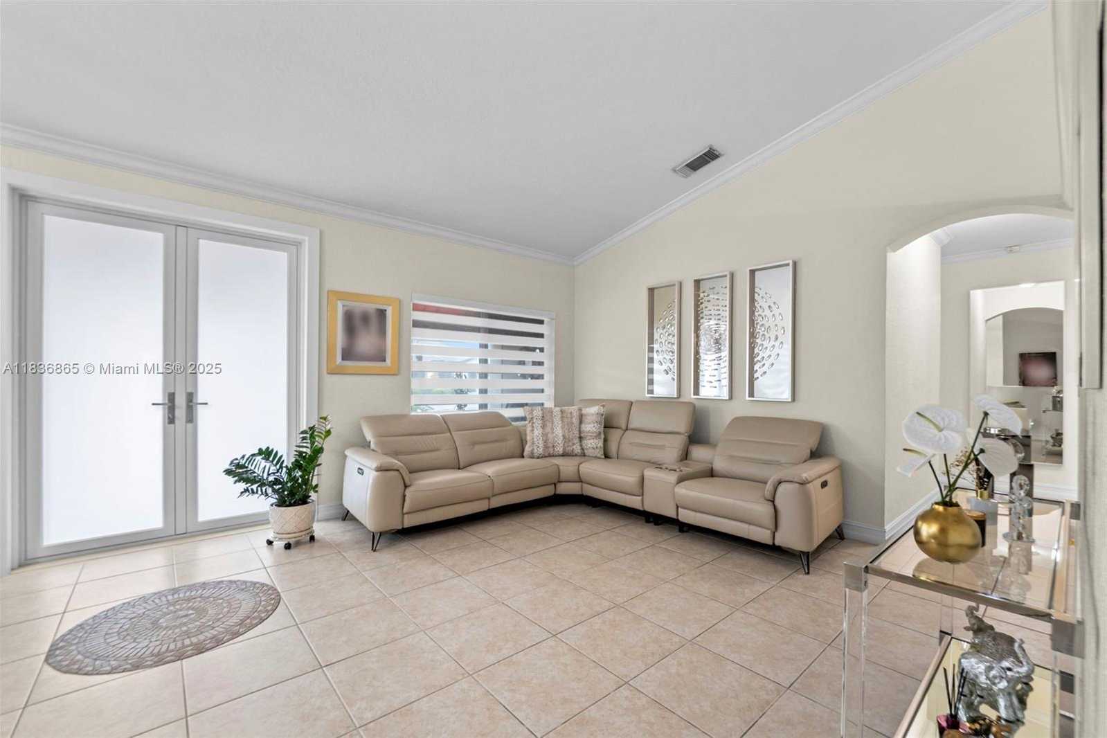 Small Image of Miami Lakes Number 26