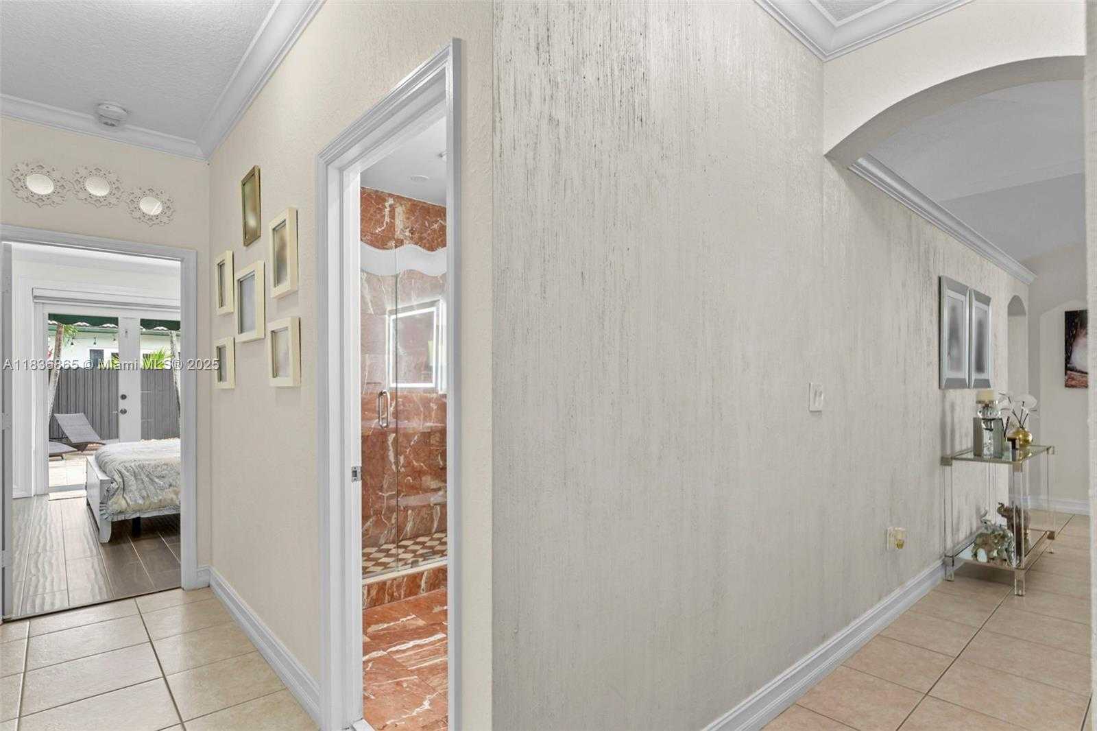 Small Image of Miami Lakes Number 27