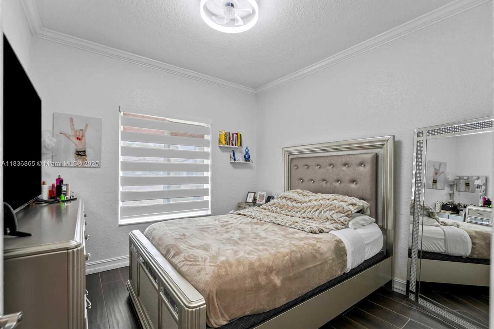 Small Image of Miami Lakes Number 36