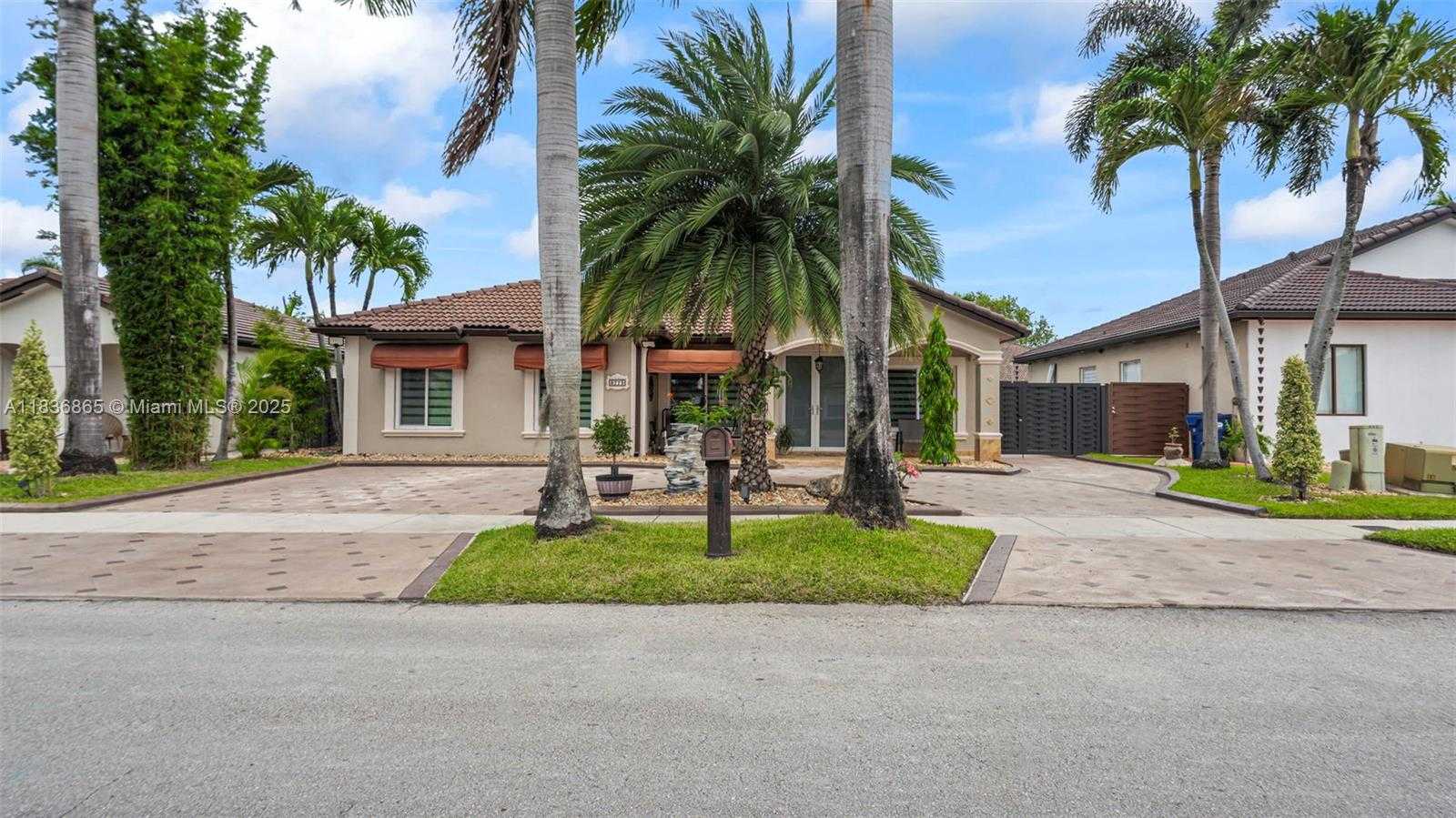 Small Image of Miami Lakes Number 38