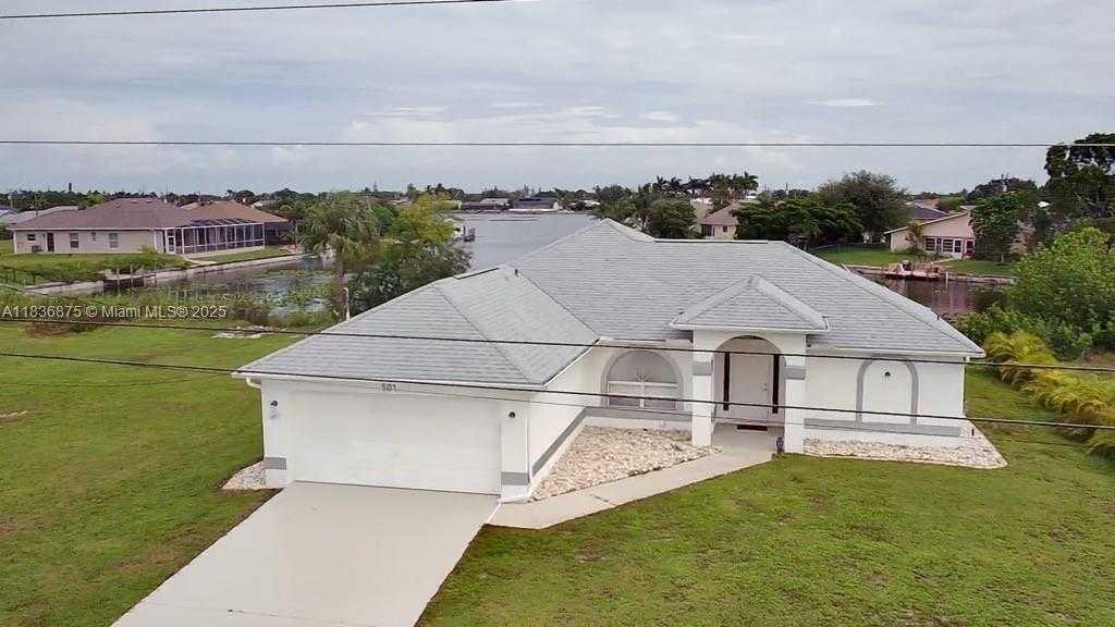 Small Image of 501 SE 7TH STREET, Cape Coral Number 2