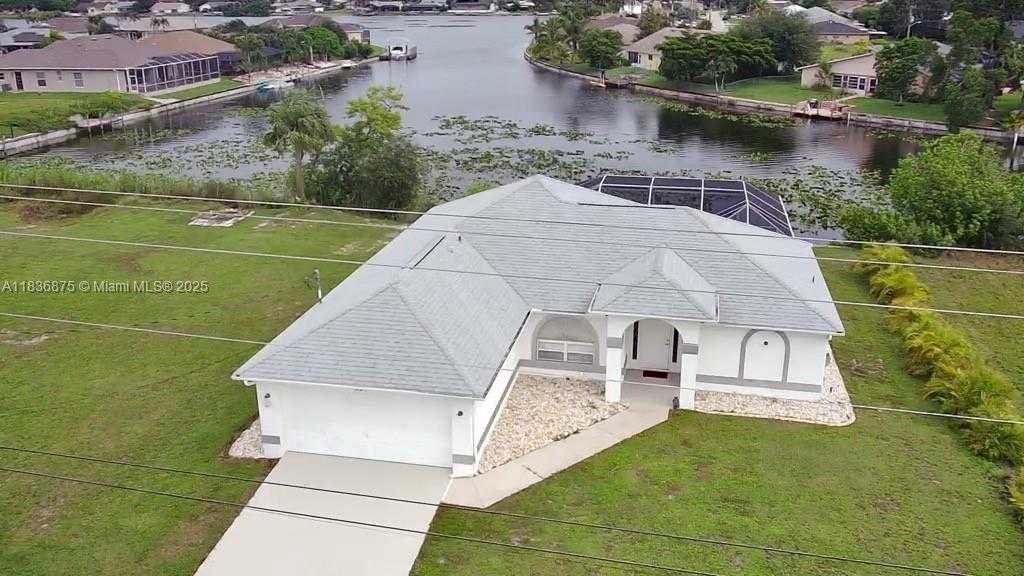 Small Image of 501 SE 7TH STREET, Cape Coral Number 4