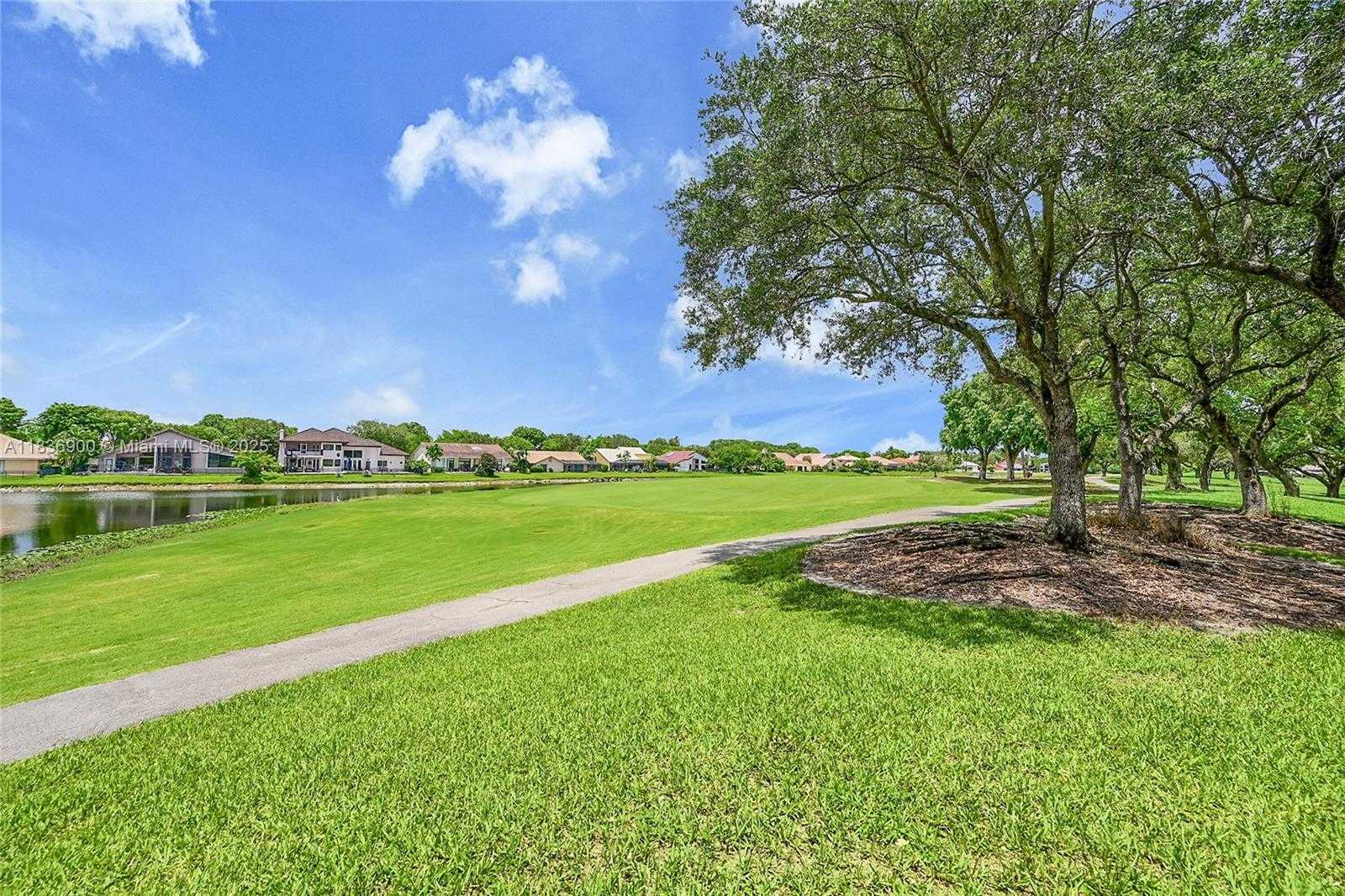 Small Image of 1910 PRESTON TRL, Coral Springs Number 55