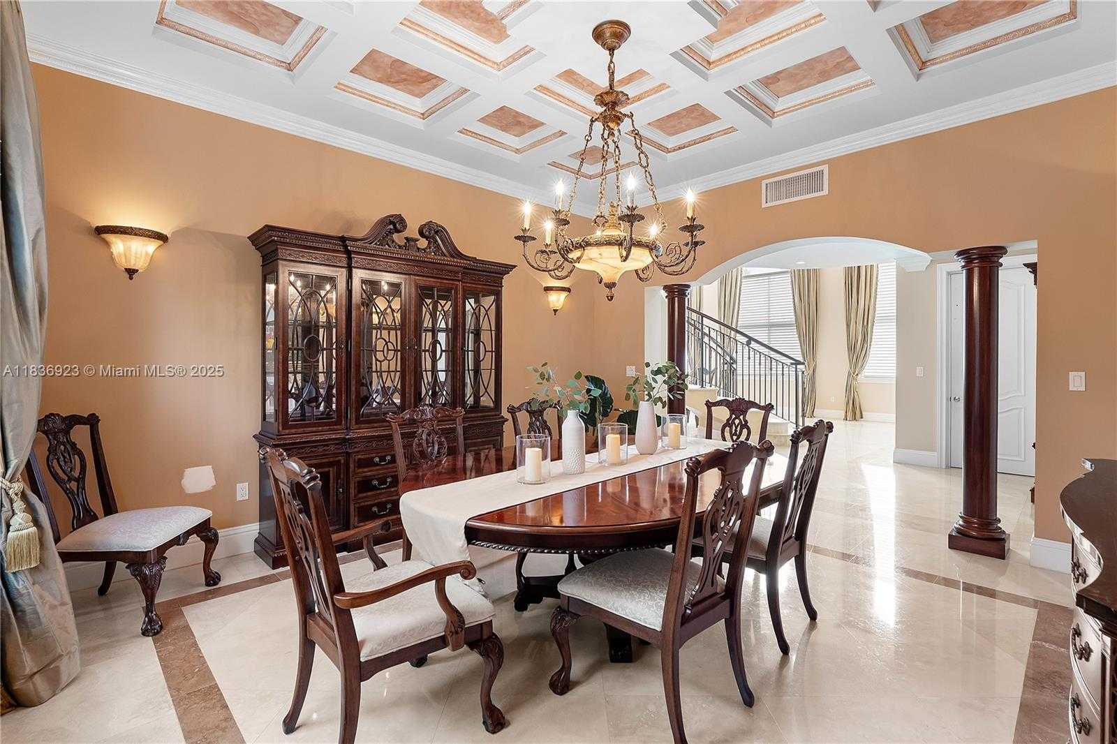 Small Image of 66 SOUTH HIBISCUS DR, Miami Beach Number 12