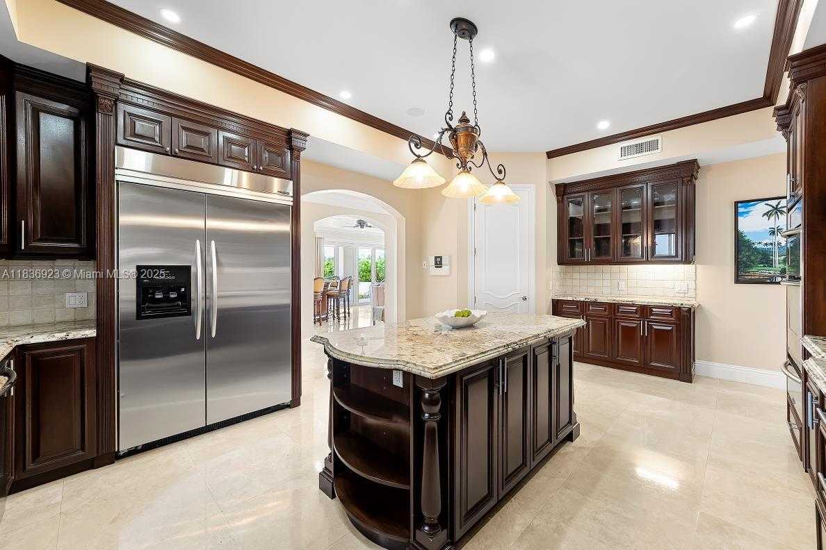 Small Image of 66 SOUTH HIBISCUS DR, Miami Beach Number 16