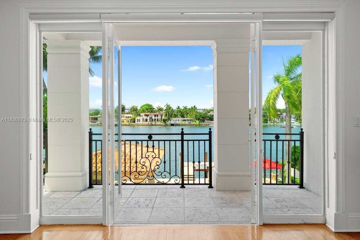 Small Image of 66 SOUTH HIBISCUS DR, Miami Beach Number 21
