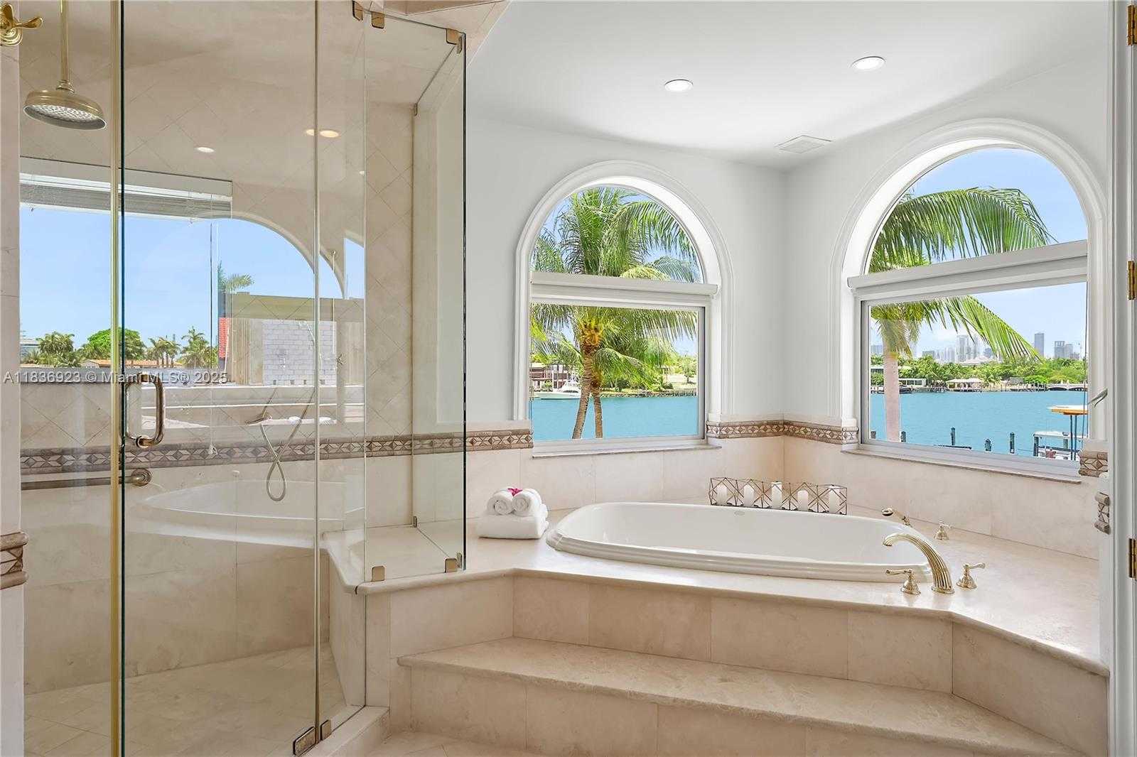 Small Image of 66 SOUTH HIBISCUS DR, Miami Beach Number 23