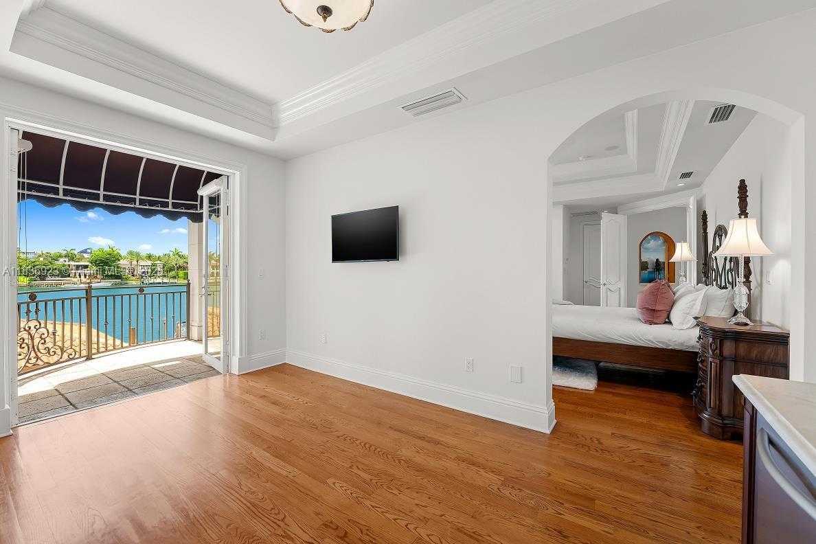 Small Image of 66 SOUTH HIBISCUS DR, Miami Beach Number 25