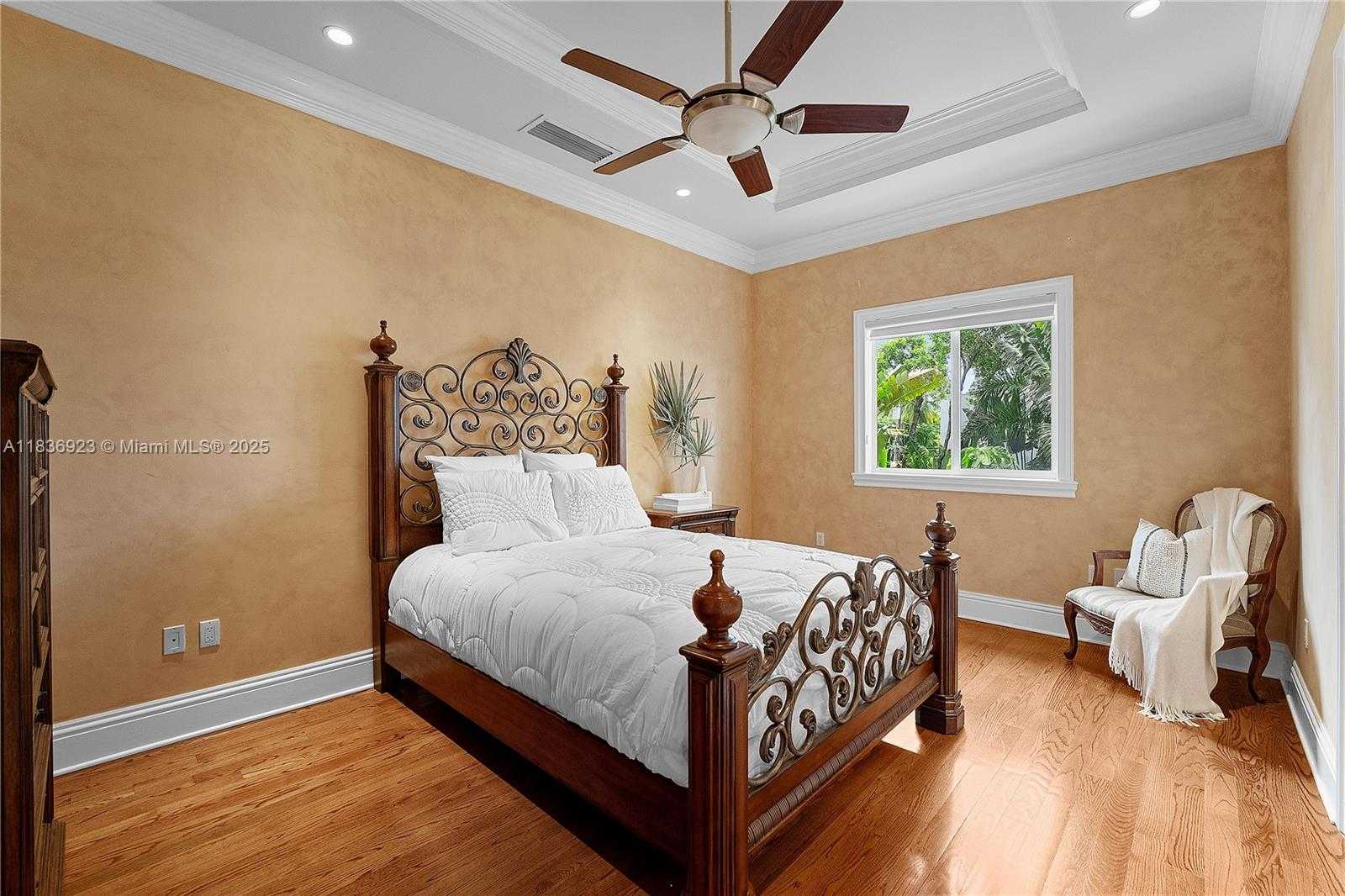 Small Image of 66 SOUTH HIBISCUS DR, Miami Beach Number 30
