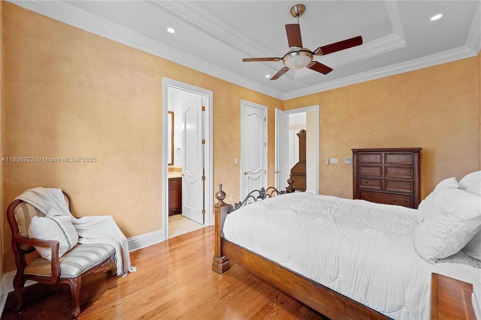 Small Image of 66 SOUTH HIBISCUS DR, Miami Beach Number 31