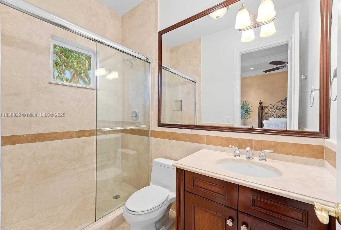 Small Image of 66 SOUTH HIBISCUS DR, Miami Beach Number 32