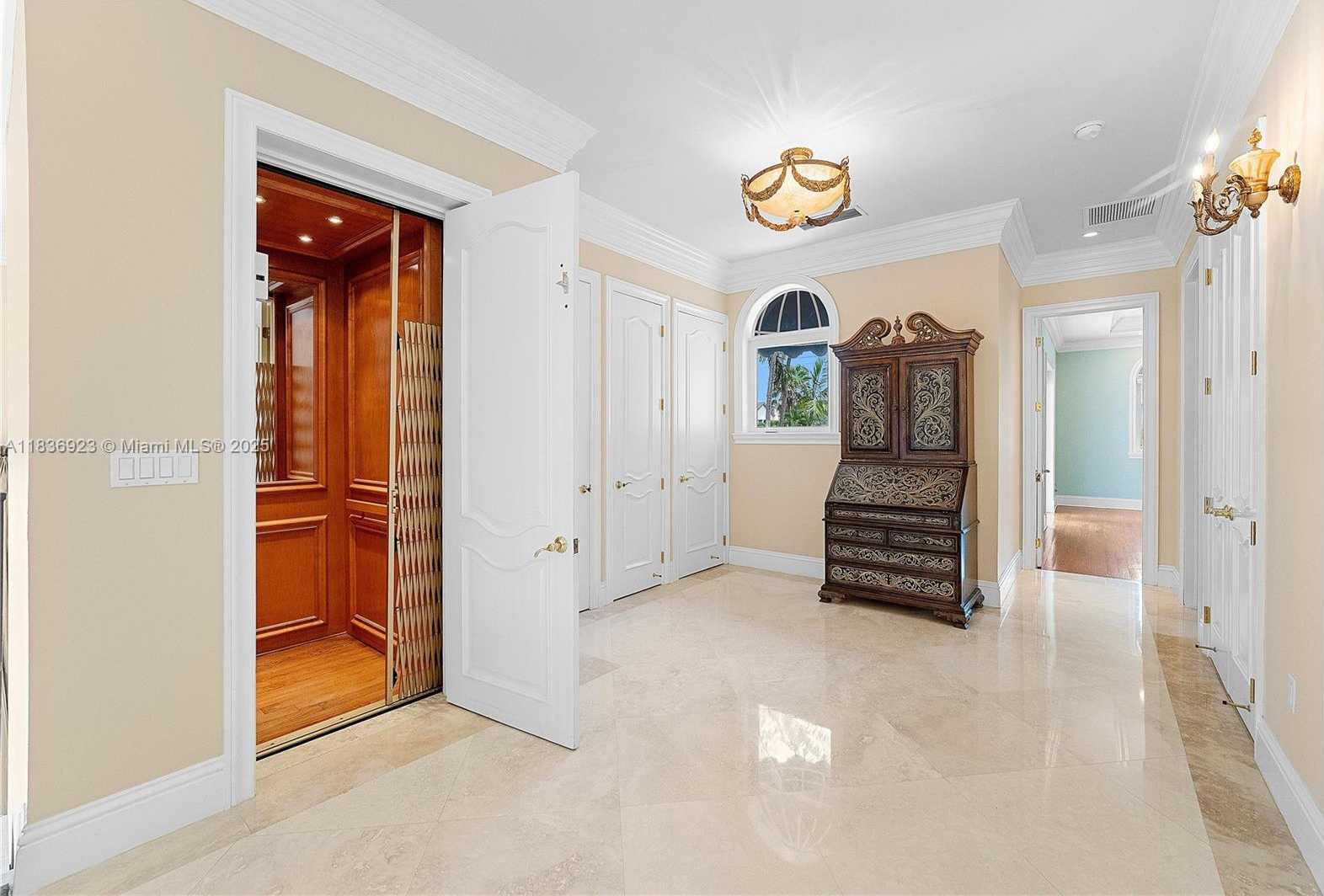 Small Image of 66 SOUTH HIBISCUS DR, Miami Beach Number 37