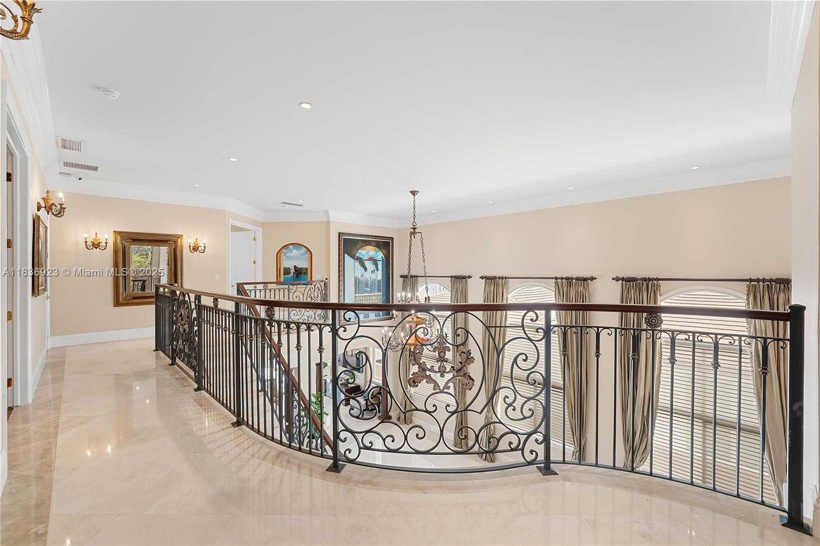 Small Image of 66 SOUTH HIBISCUS DR, Miami Beach Number 39