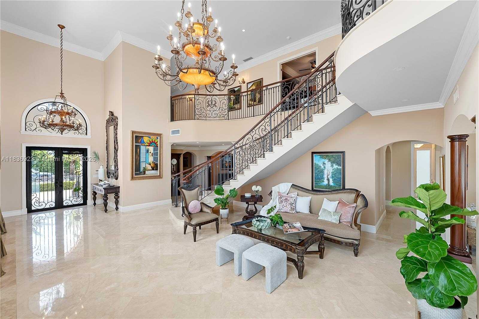 Small Image of 66 SOUTH HIBISCUS DR, Miami Beach Number 5