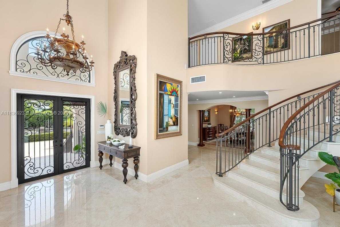 Small Image of 66 SOUTH HIBISCUS DR, Miami Beach Number 6